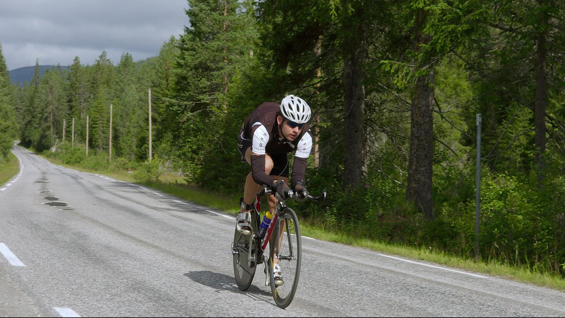 爱游戏-绝代双骄，费纳60分钟战术博弈，胜负难料
